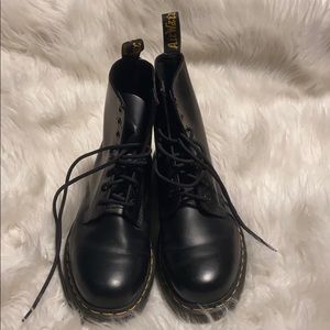 NWOT Dr. Martens Boots